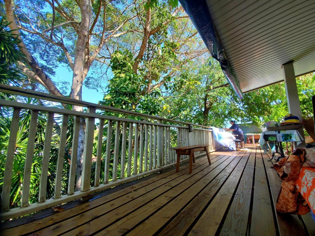 Sweet Mini Transit Lodge: Kohutahia's Covered Terrace Dorm Faaa Exterior photo
